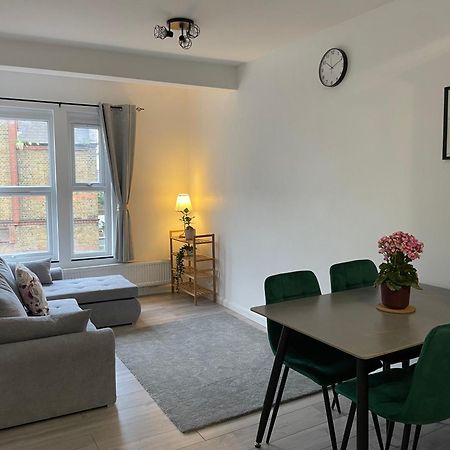 Appartement Seven Sisters Hideaway à Londres Extérieur photo
