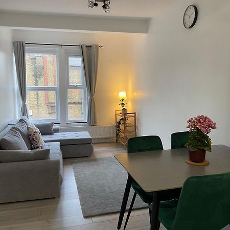 Appartement Seven Sisters Hideaway à Londres Extérieur photo