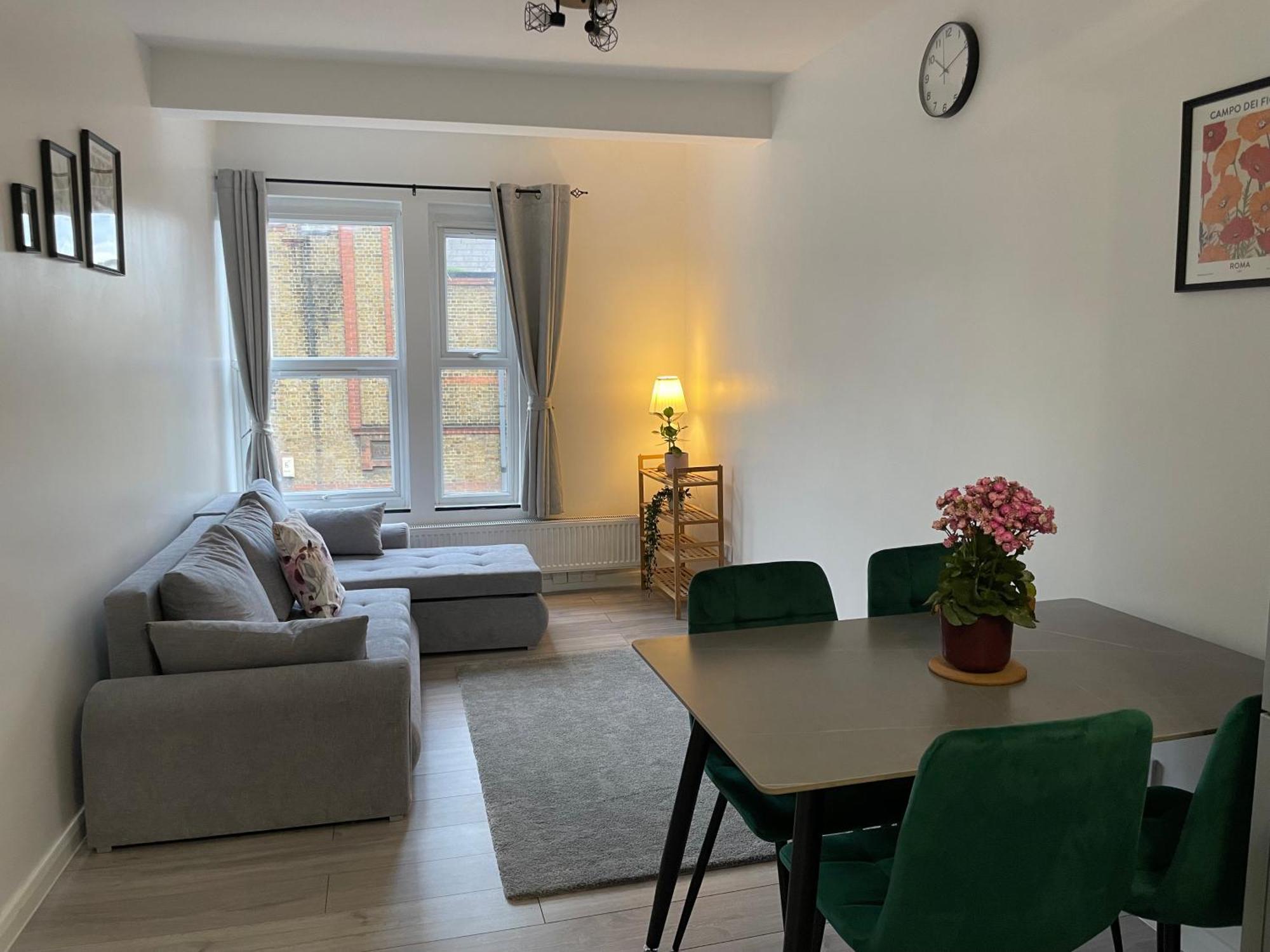 Appartement Seven Sisters Hideaway à Londres Extérieur photo